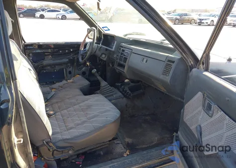 1991 Mazda B2200 Short Bed from USA, damaged, VIN JM2UF1130M1682050